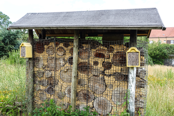 big insect hotel / nesting aid