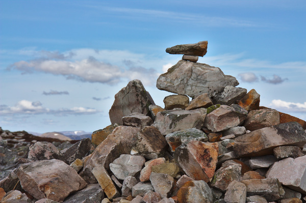 Balancing cairn