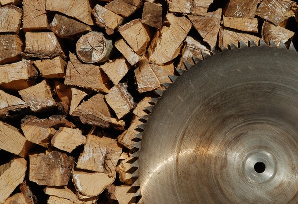 Sawblade and firewood