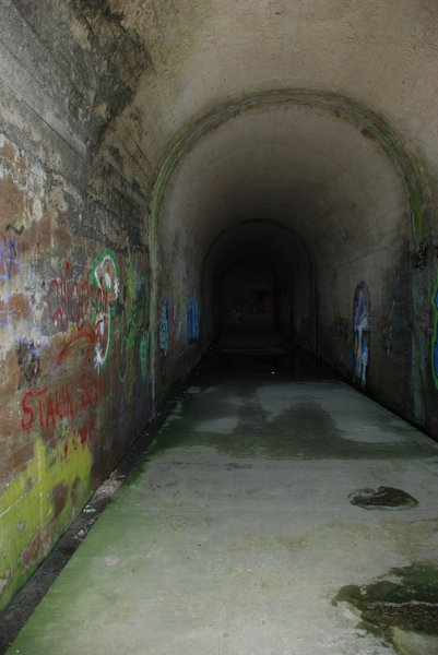 Grunge tunnel