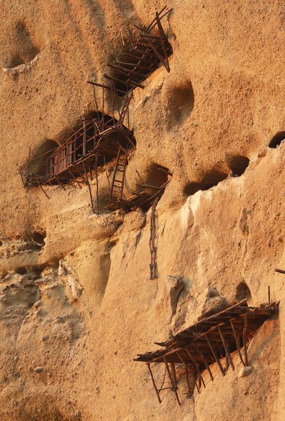 monk's caves in Meteora