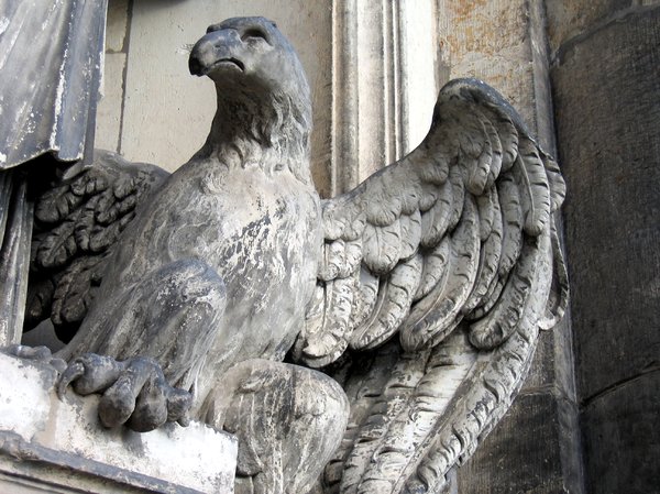 stone eagle statue