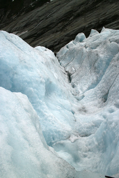 Glacier gully