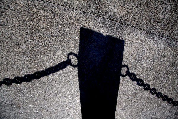 Chain shadow 1