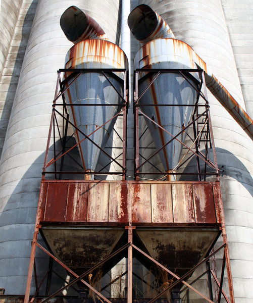 RUSTY DUST COLLECTOR 2