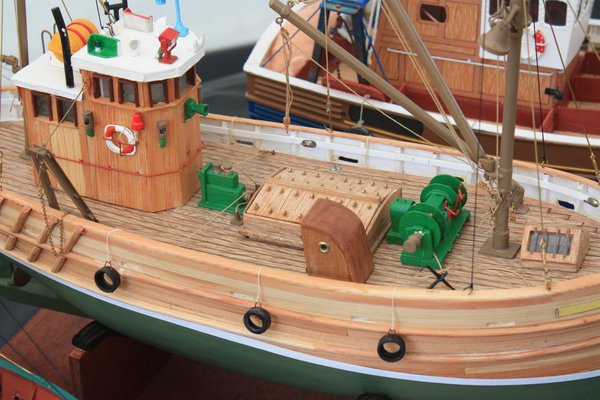 Model fishing boat