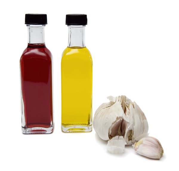Oil, vinegar and garlic