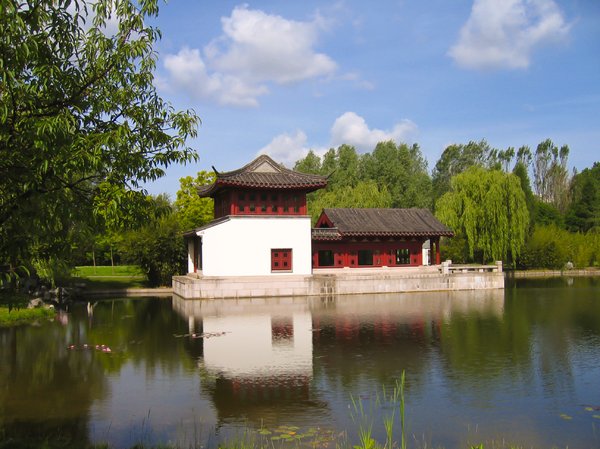 chinese house reflection