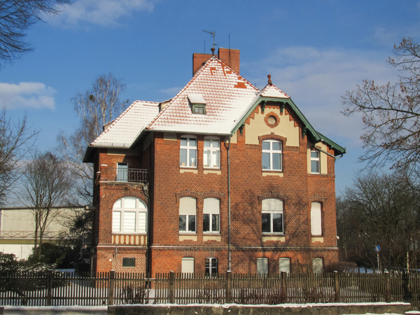 brick house in winter