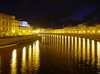 Pisa in der Nacht