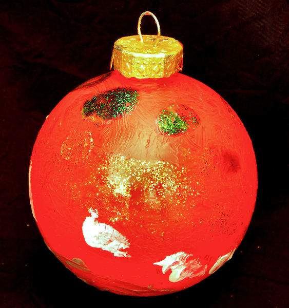 child decorated bauble1