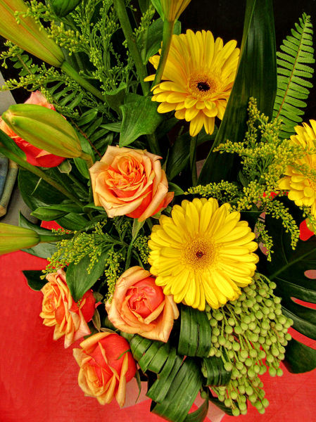 golden flower arrangement2