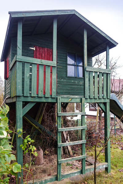 green kids playhouse