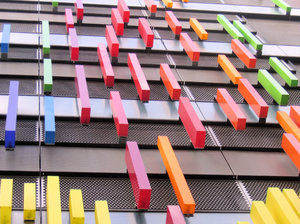 colorida fachada abstracta