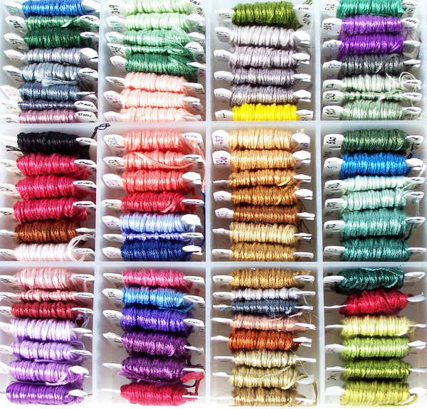 Colours for embroidery: Floss/cotton used for embroidery in organiser