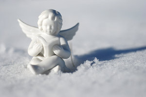 angel china en el invierno