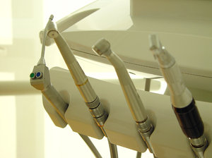 > Dentist