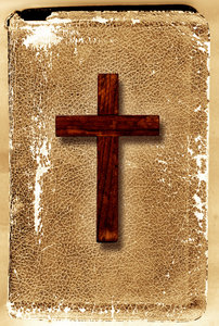 Biblia y cruz