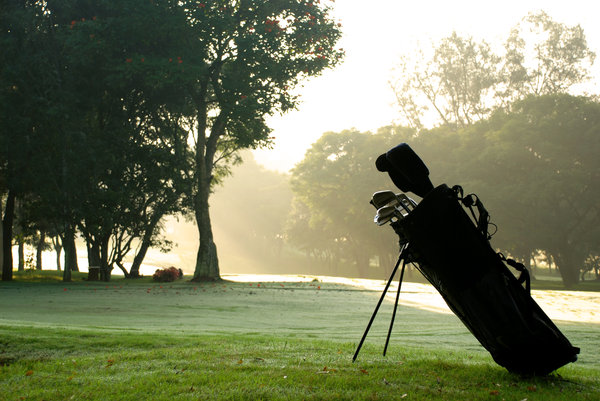 Golf bag: Saw a nice frame and clicked without thinking twice.