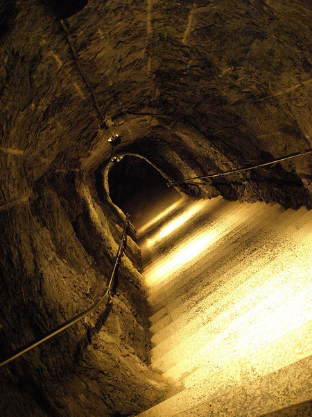Tunnel: 