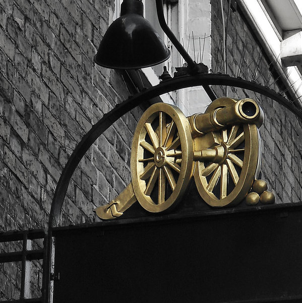 Golden cannon