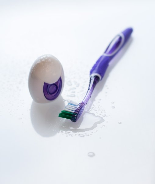 Tooth brush: A tooth brush and dental floss