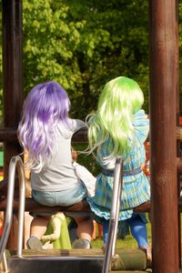 girls in carnival wigs: no description
