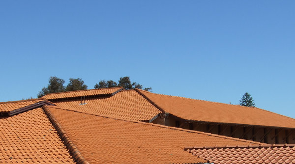 Naranja y azul - techo de tejas esp: 
