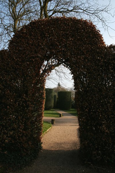 Hedge archway