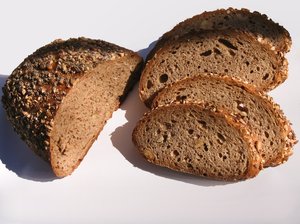 organic wholemeal bread: organic wholemeal bread