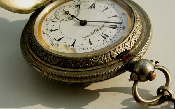 Time 1: Old pocket watch from other times.