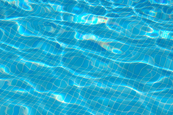 Swimmingpool: A close-up from moving water in a pool