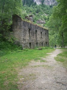 casa de pedra abandonada