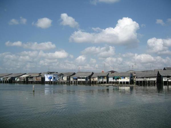 Floating houses 2