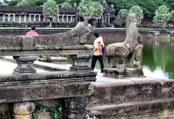 Angkor Wat stonework1