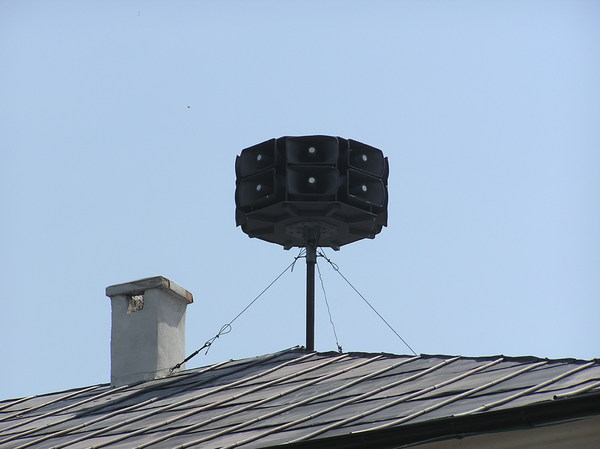 Roof speaker