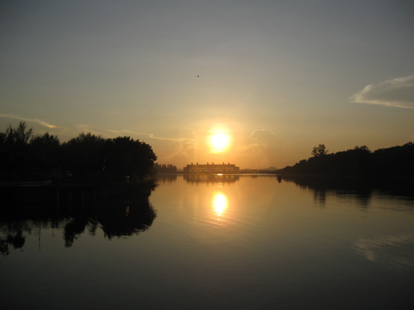 Sunrise 6: Captured sunrise at Serangoon river