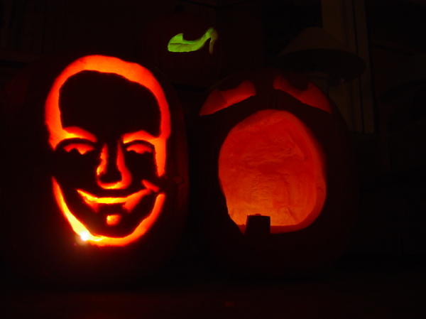 halloween pumpkin carving 4
