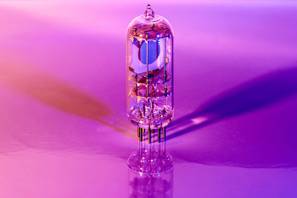 Bi-Photonic Power Crystal