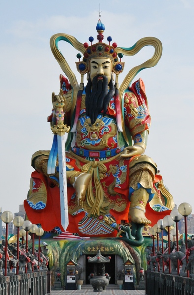 giant temple idol