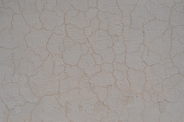 Crackling wall paint