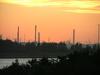 Industrie bei Sonnenuntergang