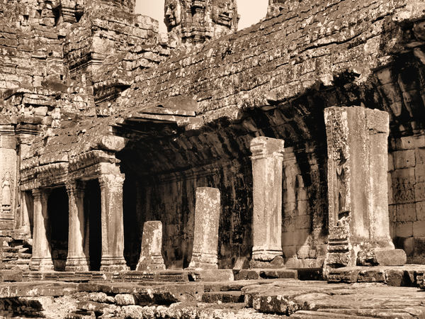 temple pillars2