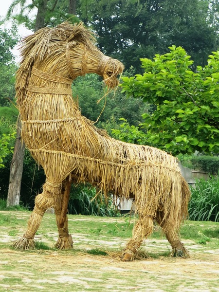 straw horse