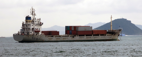container trade ship