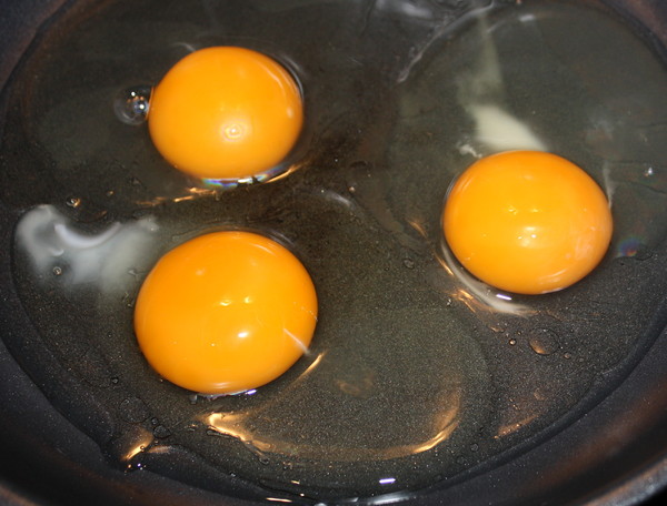 Frying Eggs