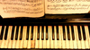 Piano e folha de música