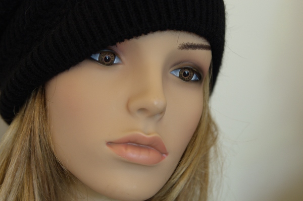 Mannequin with knitten hat