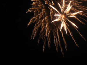 Fireworks 3: For fireworks lovers!Best impression in large view.Remember to be cautious with the real ones...[fm2]If you like this photo - feel free to comment! If you don't, you can also say so :) - all feedback will be used for better shots.
