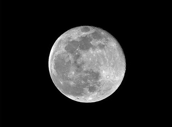 Big Full Moon: Shot of Full Moon. 